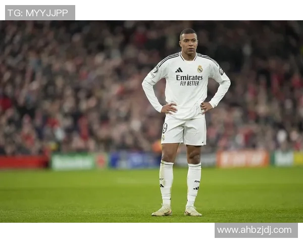 足球明星的时尚之路:如何在绿茵场外展现个人魅力与风格