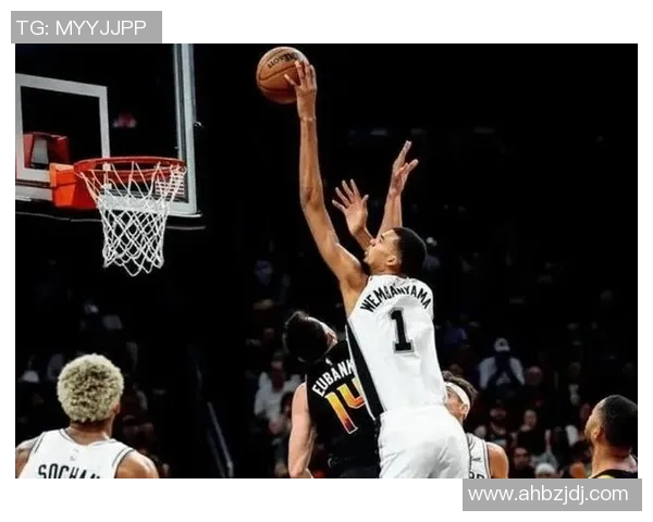 文班亚马新秀赛季表现惊艳场均20分10篮板3盖帽引领同届球员